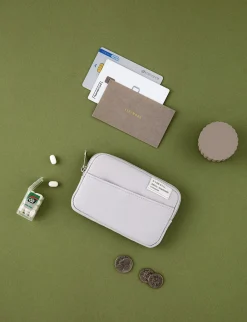 A Low Hill Basic Card Pouch