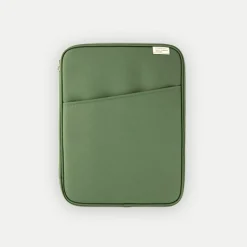 A Low Hill Basic 13 in. Pouch