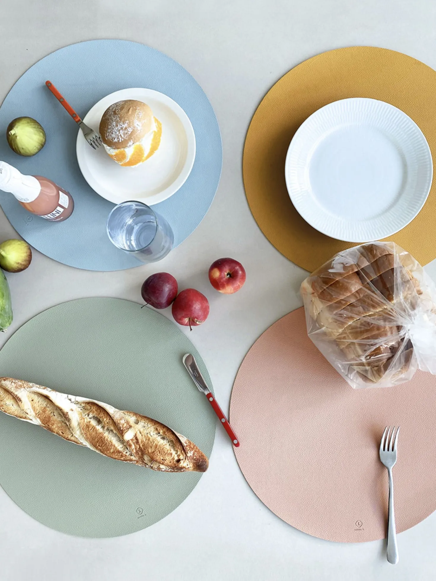 Circle Edge Leather Dining Placemat