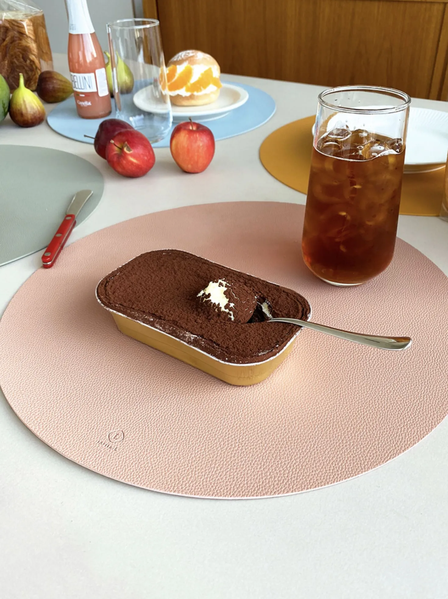 Circle Edge Leather Dining Placemat
