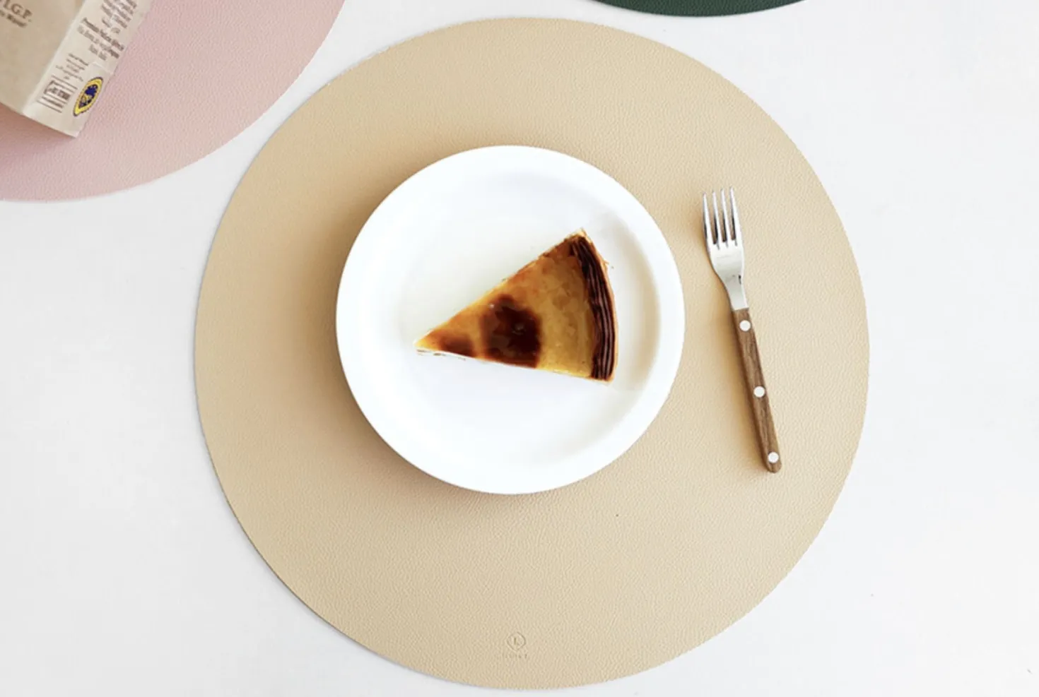 Circle Edge Leather Dining Placemat