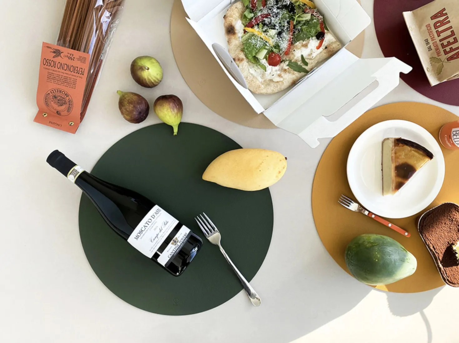 Circle Edge Leather Dining Placemat