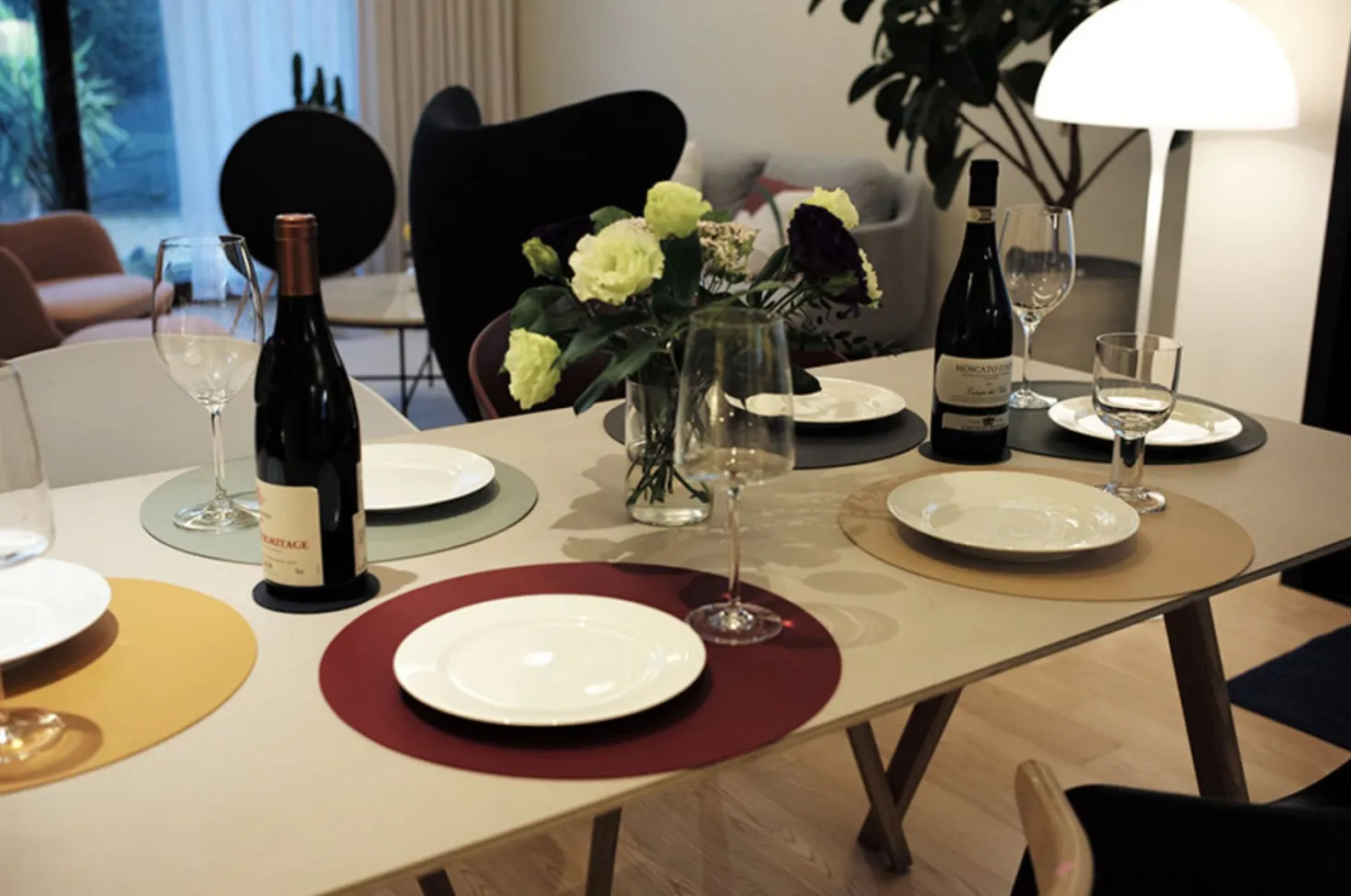Circle Edge Leather Dining Placemat