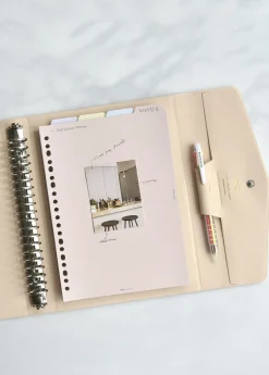 Classy Gentle 20 Ring A5 Binder Clutch