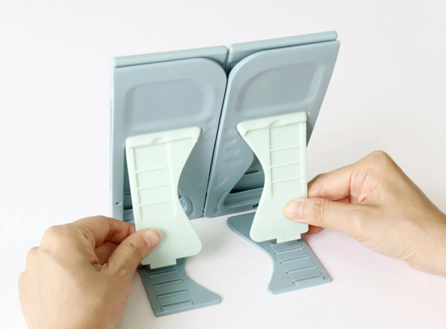 Compact Foldable Stand v2
