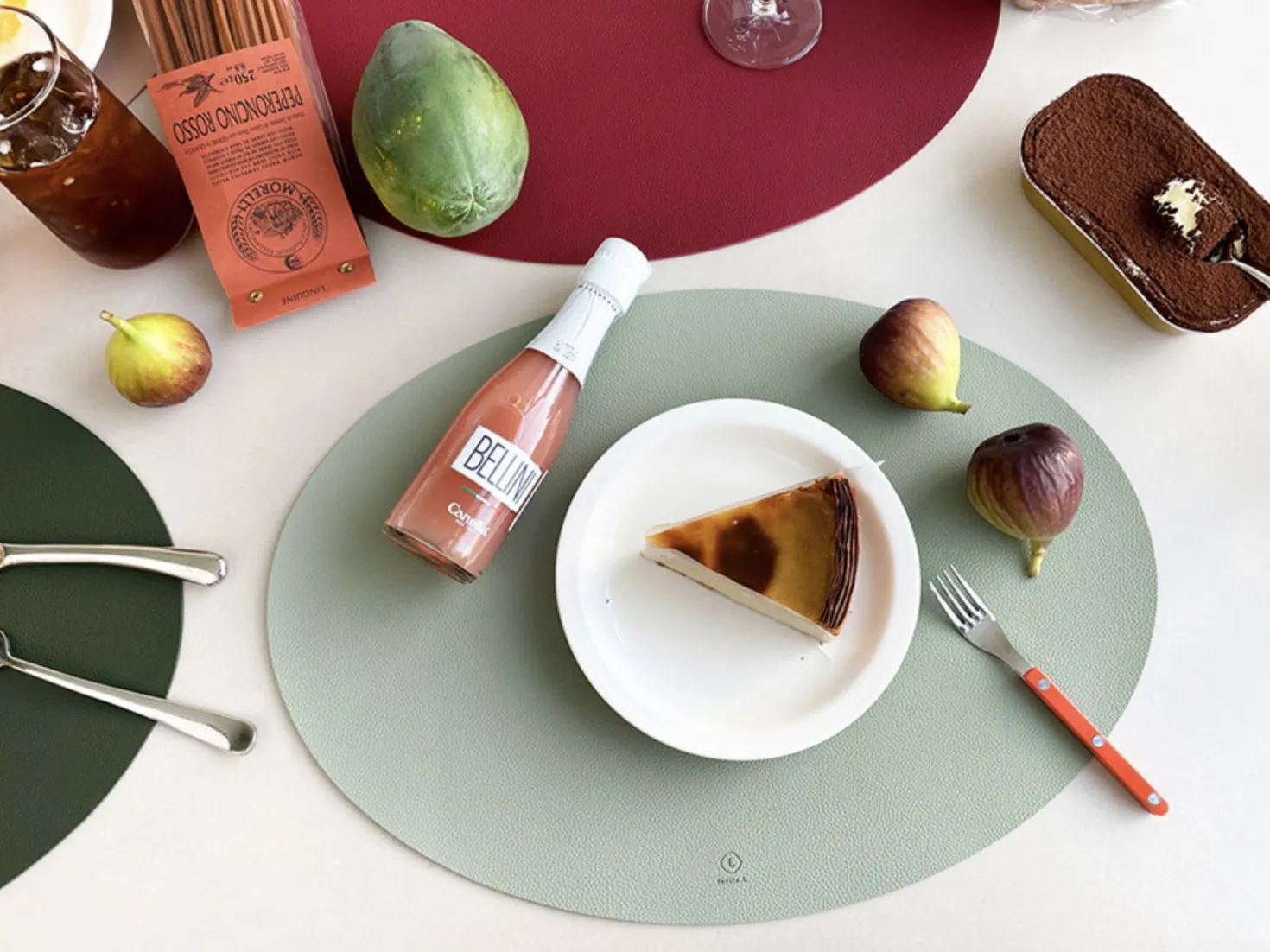 Ellipse Edge Leather Dining Placemat