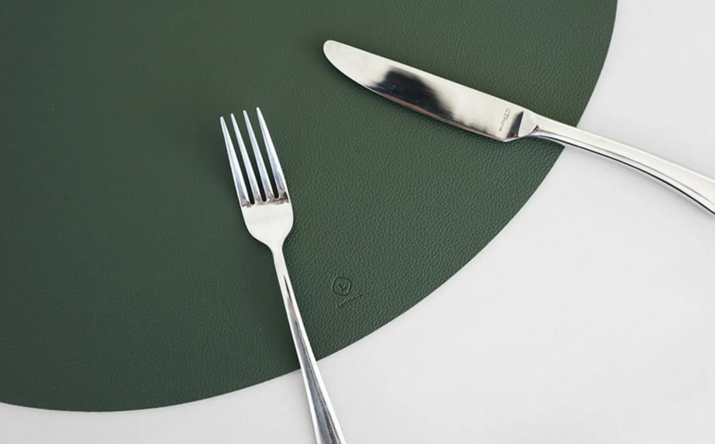 Ellipse Edge Leather Dining Placemat