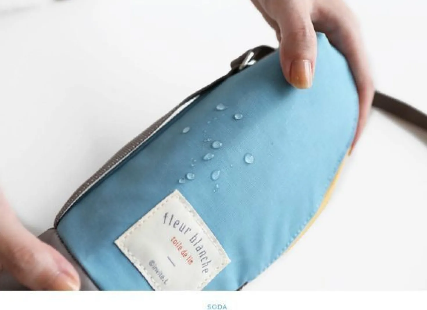 Fleur Blanche Bottle Pouch