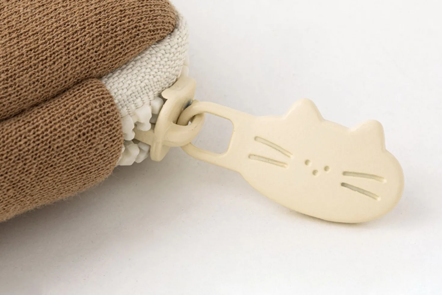 Herethere Cat Card Pouch