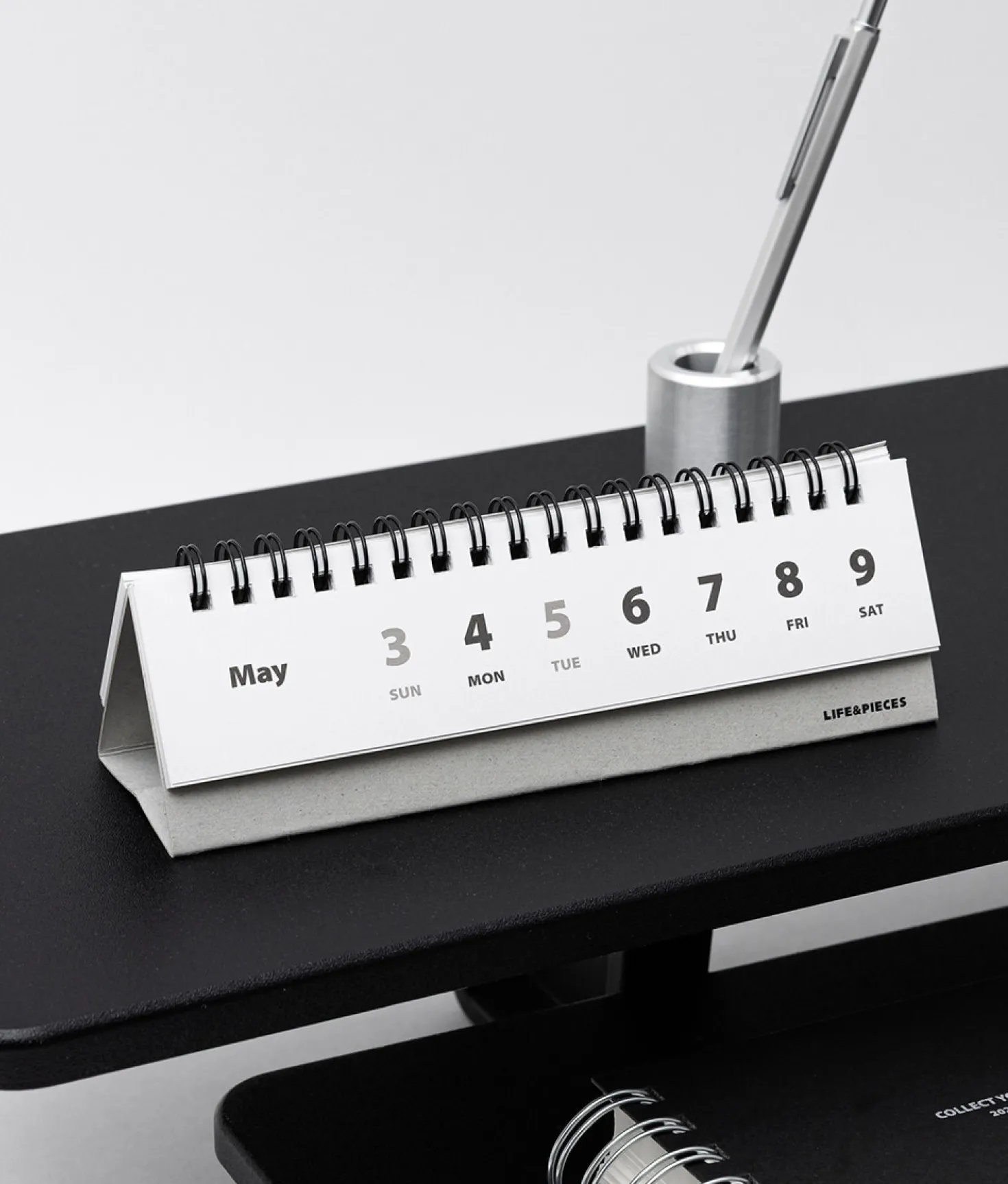 2026 Life & Pieces Weekly Calendar