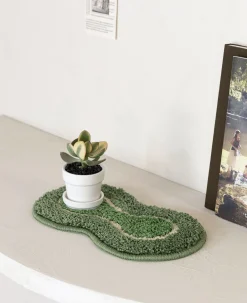 Medium Life & Pieces Point Rug