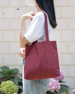 Medium Travelus Daily Shoulder Bag