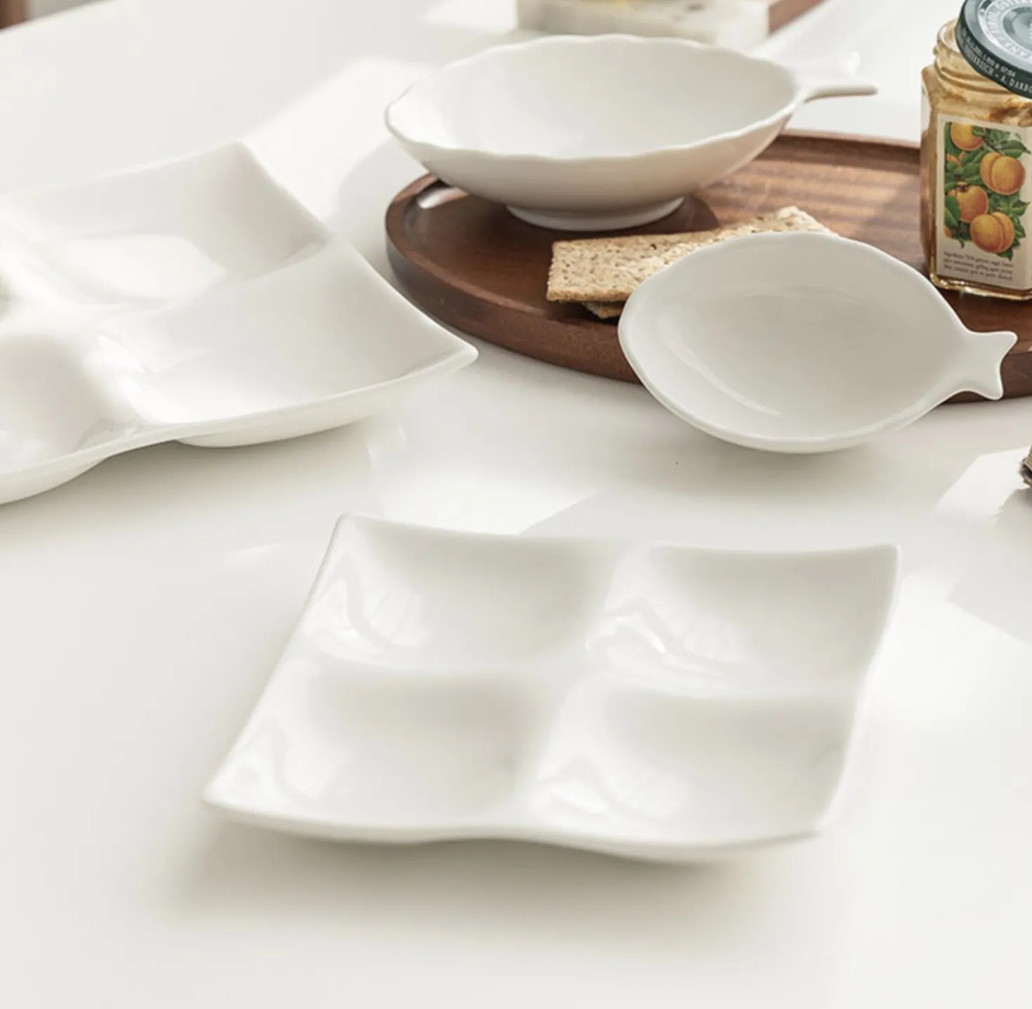 Mild White 4-Section Plate