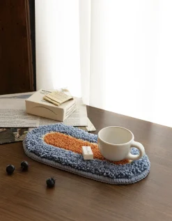 Small Life & Pieces Point Rug